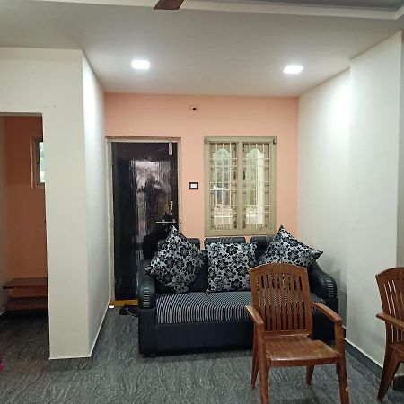 Sri Govinda Nilayam Home Stay 1 Visakhapatnam Ngoại thất bức ảnh