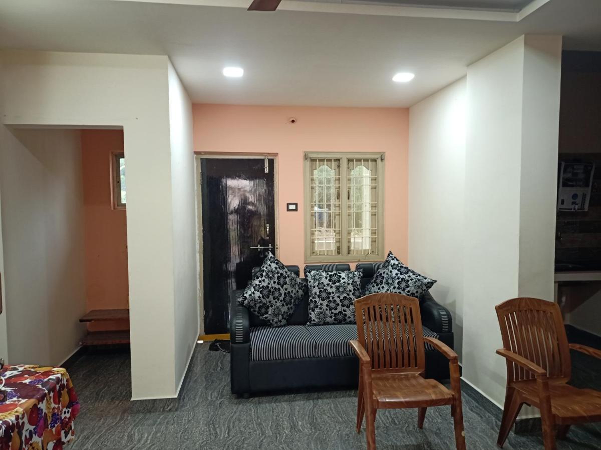 Sri Govinda Nilayam Home Stay 1 Visakhapatnam Ngoại thất bức ảnh