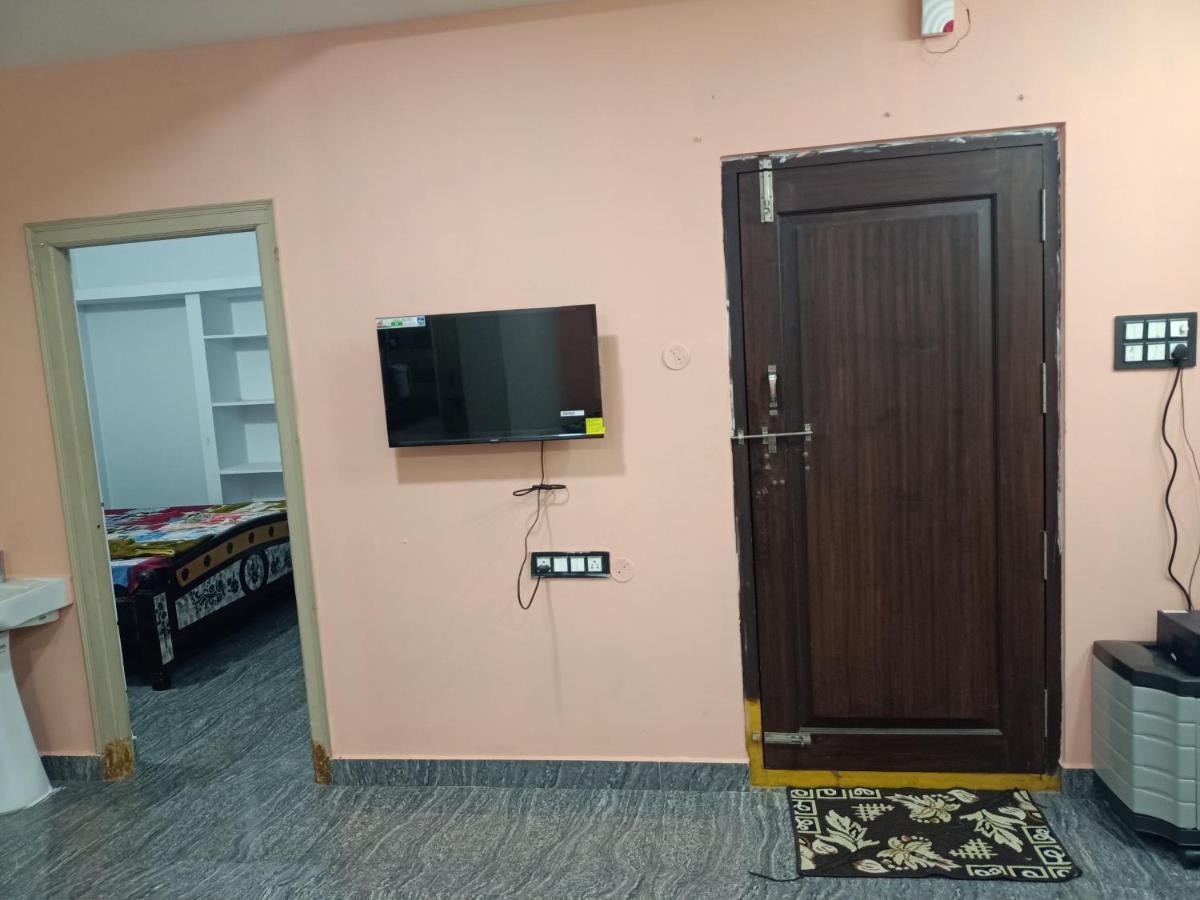 Sri Govinda Nilayam Home Stay 1 Visakhapatnam Ngoại thất bức ảnh
