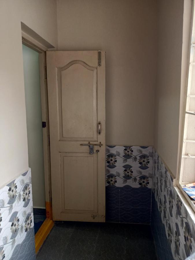 Sri Govinda Nilayam Home Stay 1 Visakhapatnam Ngoại thất bức ảnh